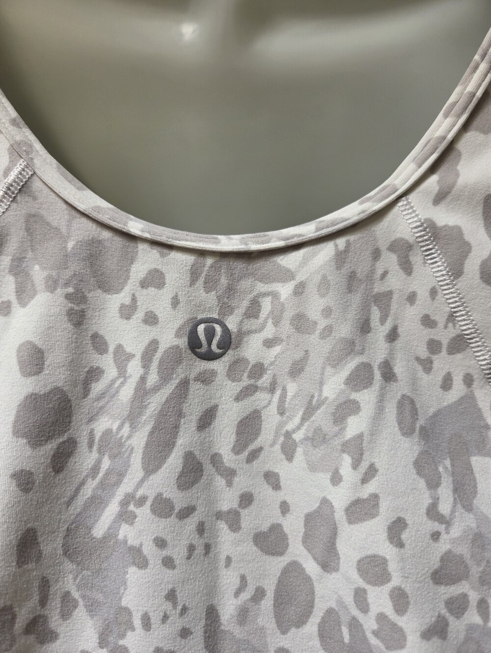 Lululemon Align T-Shirt Cheetah Camo Antique White Multi - Picture 4 of 4